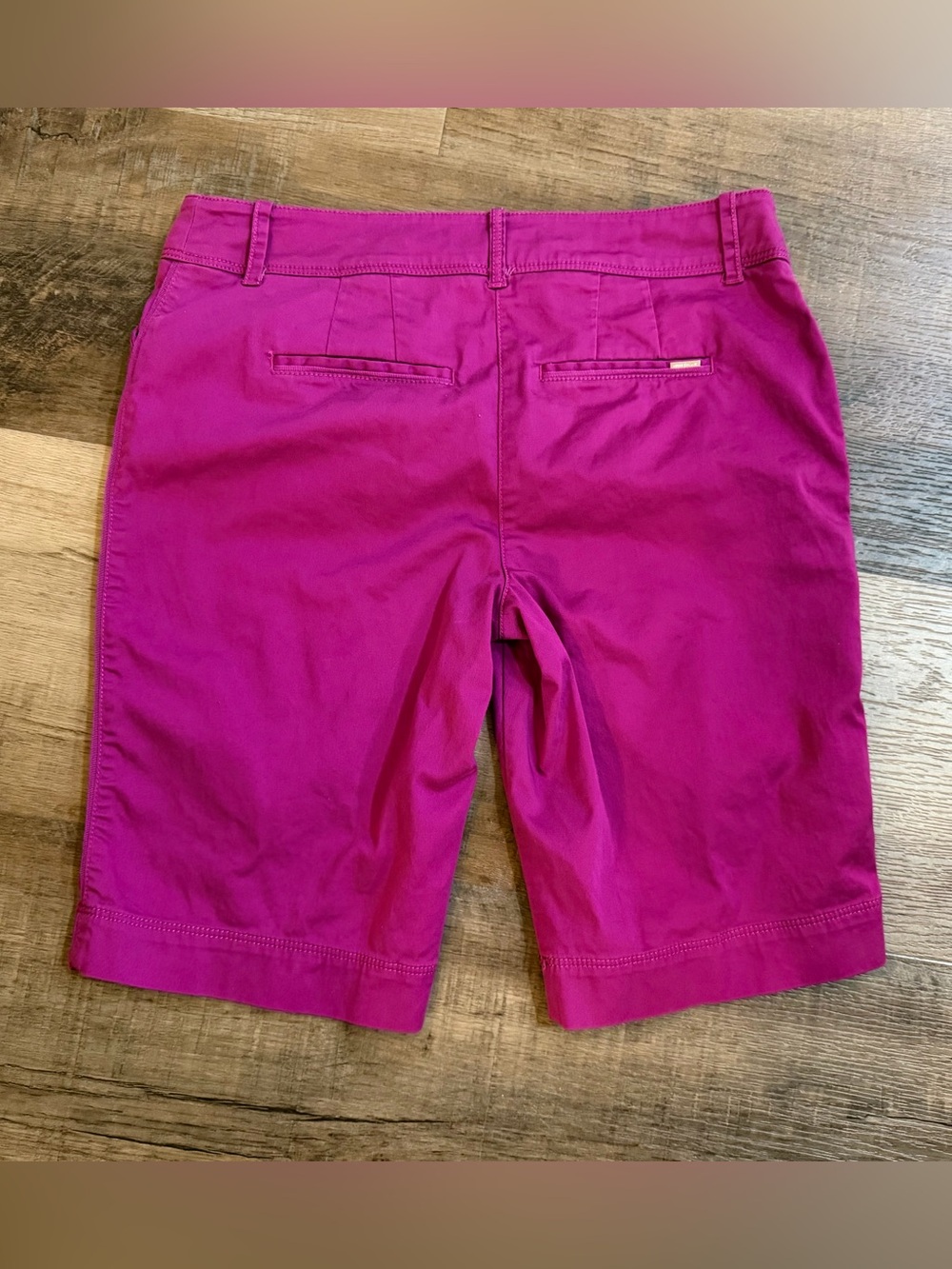 White House Black Market Fuchsia Bermuda Shorts Size 4 - Picture 11 of 14